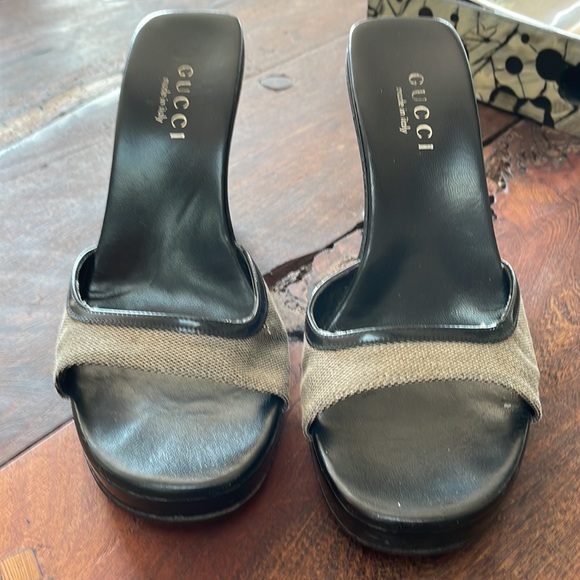 Gucci Slide- Must Have Go-To Everything Gucci! - Picture 5 of 11